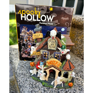 Spooky Hollow Porcelain House Halloween Haunted W/ Light Ghostly Hotel 2002